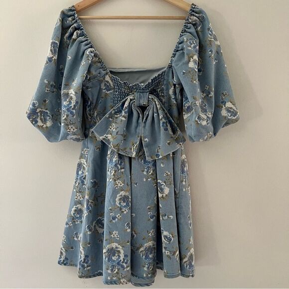 Avec Les Filles NWT Dress Denim Floral Smocked Puff Sleeve Bow Size Small - Picture 4 of 9